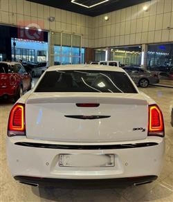 کرایسلەر 300